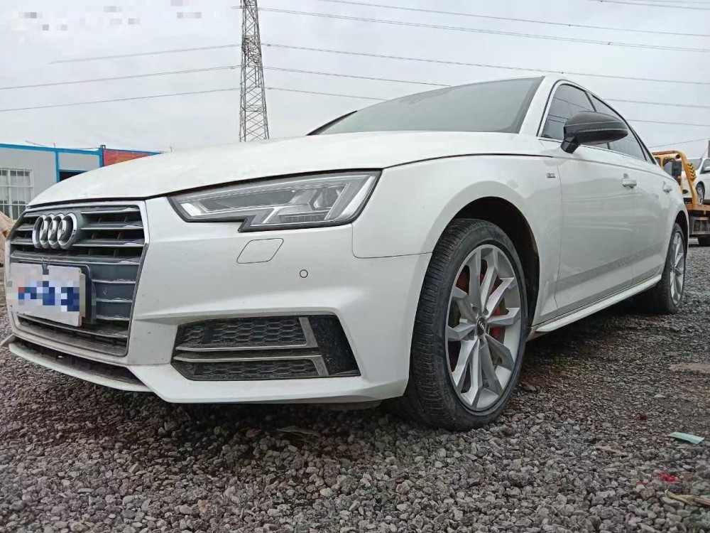 18年奧迪A4L泡水車