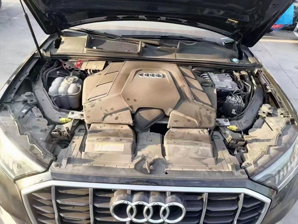 20年奧迪Q7泡水車