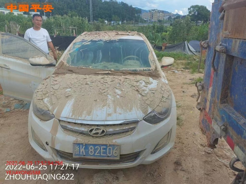 15年現(xiàn)代朗動泡水車