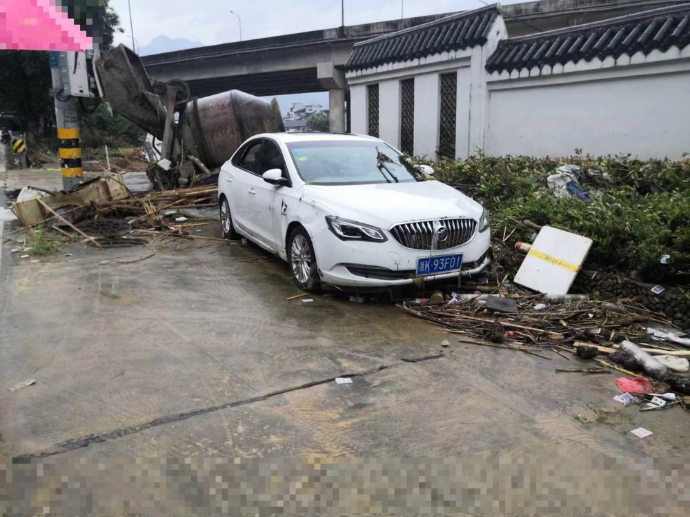 16年別克英朗泡水車