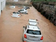 泡水車報廢標準是什么（水淹車到什么位置就不能開了）