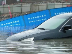 車窗漏水會造成水泡車嗎（汽車車窗為什么會漏水）