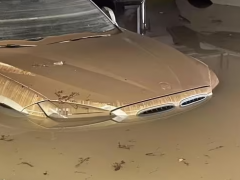 泡水車?yán)镞吳逑从萌鹈矗ㄇ逑磁菟囆枰嗌馘X）