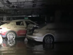 泡水車怎么解鎖電子手剎（電子手剎熄火后會自動開啟嗎）