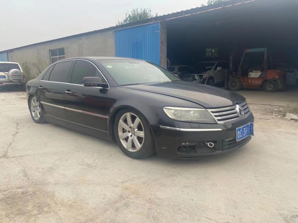 12年大眾輝騰泡水車