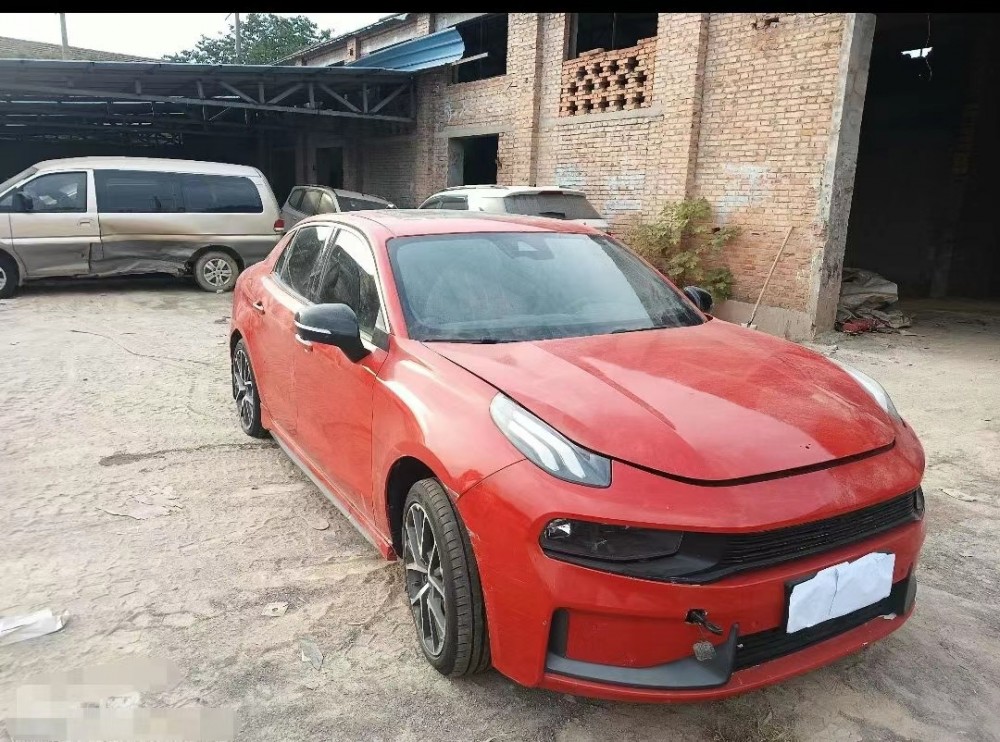 20年領(lǐng)克03泡水車