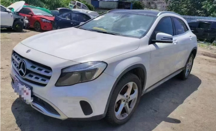 奔馳泡水車 奔馳泡水車