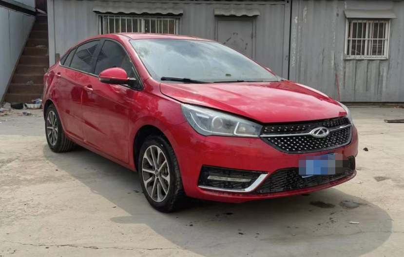 暴雨天開車需要注意哪些