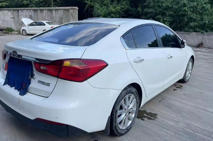 右轉車輛和直行車輛誰應該先行 右轉車輛和直行車輛誰應該先行