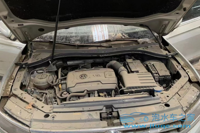 水淹車故障燈亮了是什么問題 水淹車故障燈亮了是什么問題