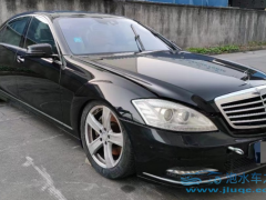 高速公路上的應(yīng)急車道，到底能不能換輪胎？