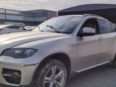 怎么避免駛出停車(chē)位時(shí)剮蹭到旁邊的車(chē)？