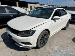 如何確定車輛是否經歷泡水且受損？