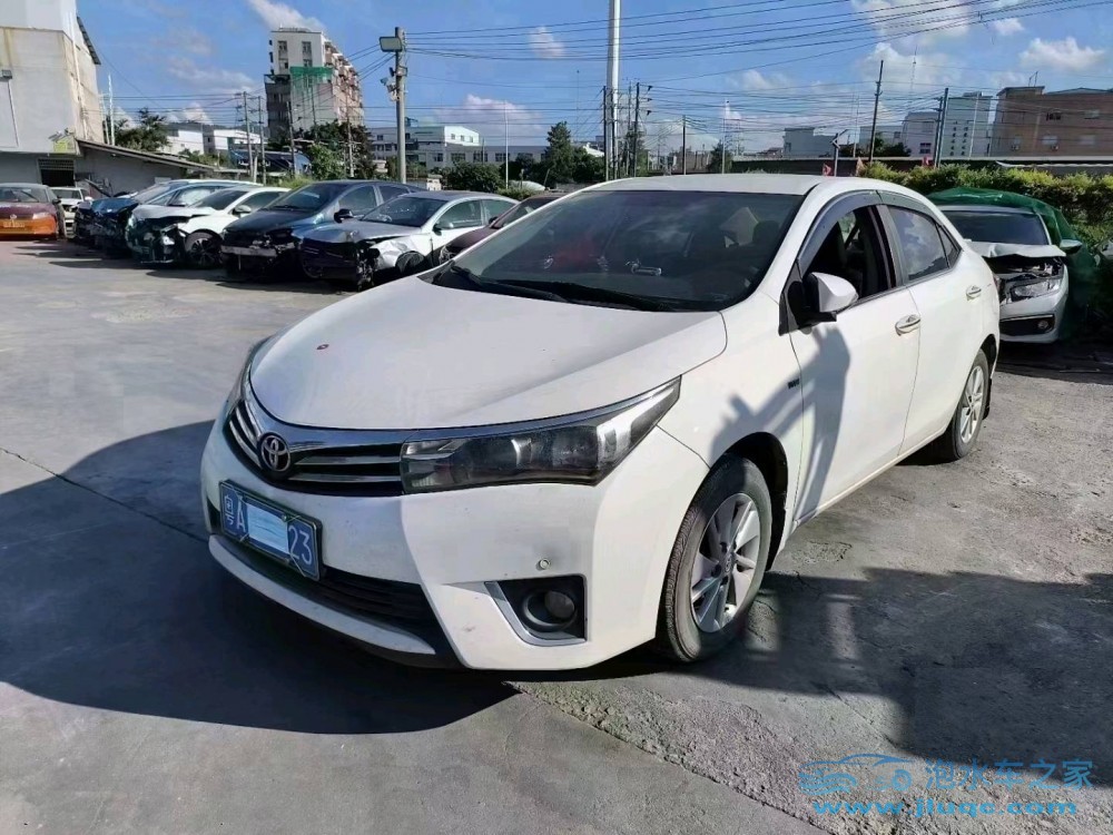 15年豐田卡羅拉泡水車