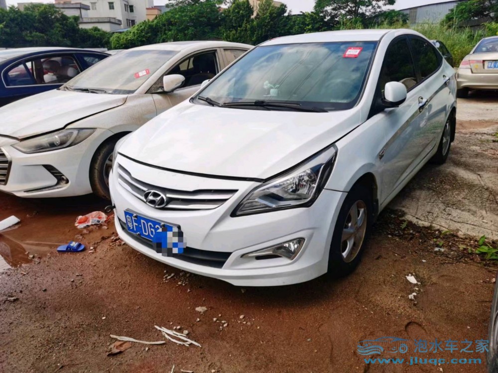 15年現代瑞納泡水車