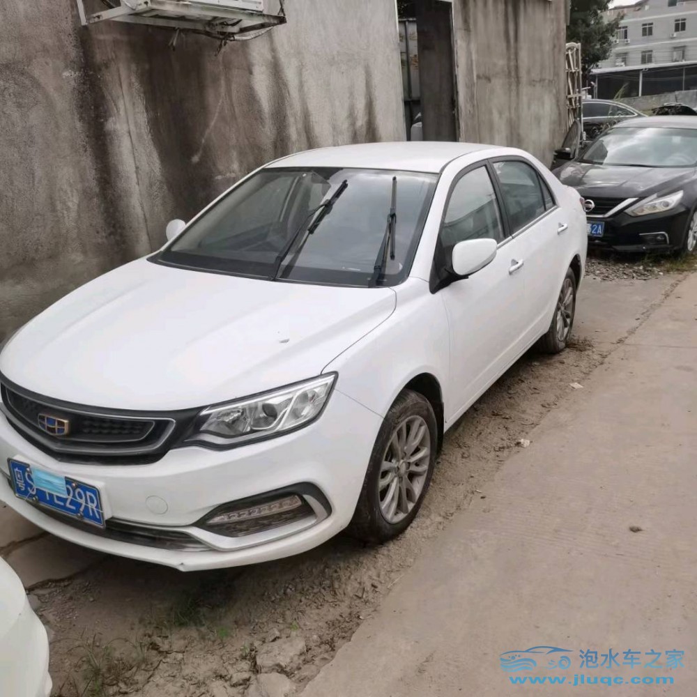 19年吉利帝豪泡水車