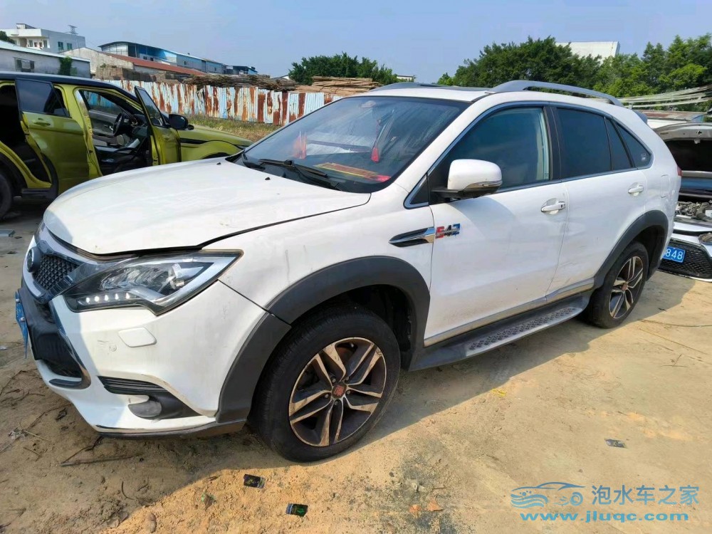 16年比亞迪唐泡水車(chē)