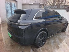 雪天應對策略：車窗結冰、車輛凍住怎么辦？探索正確的解決辦法