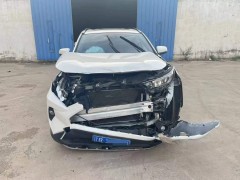 黃燈轉紅燈前的最后一秒過線是否被視為闖紅燈的深度解析