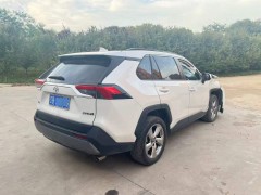 儀表盤故障燈亮起時的應對策略：哪些可以繼續駕駛，哪些需立即檢修？