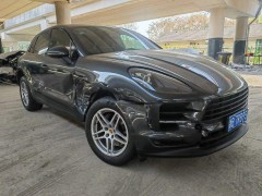 行駛途中聞到車內汽油味，正確應對策略詳解