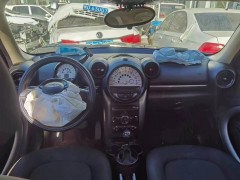 車輛行駛中中控臺異響問題定位與解決