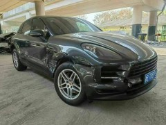 車蠟過度，愛車反受傷——頻繁打蠟的隱患