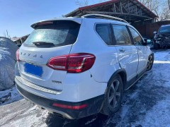 鹵素燈、氙氣燈與LED燈性能對比：哪種車燈更勝一籌？