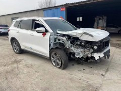 等紅燈時的最佳操作：D擋踩剎車還是N擋拉手剎？