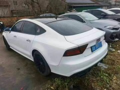 發動機突發抖動，故障燈亮起，該如何應對？