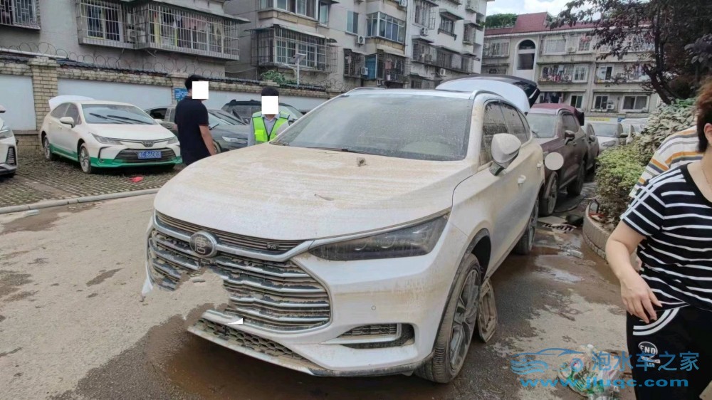 19年比亞迪唐泡水車