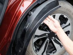 汽車輪胎上的弧形守護者：揭秘擋泥板的奧秘