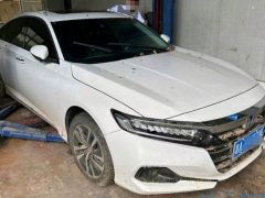 一不留神，車泡“小澡”？腳墊濕了，報保險還是DIY修復(fù)？