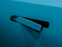 車企應否減少隱藏式門把手的使用？