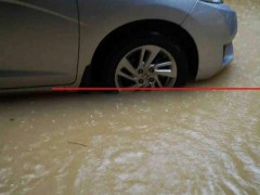 如何選擇價格便宜質量好的泡水車？泡水車交易平臺