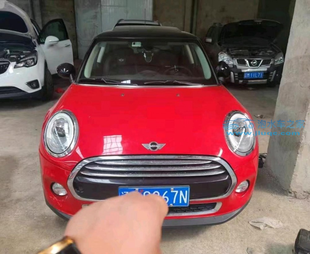 18年寶馬mini泡水車