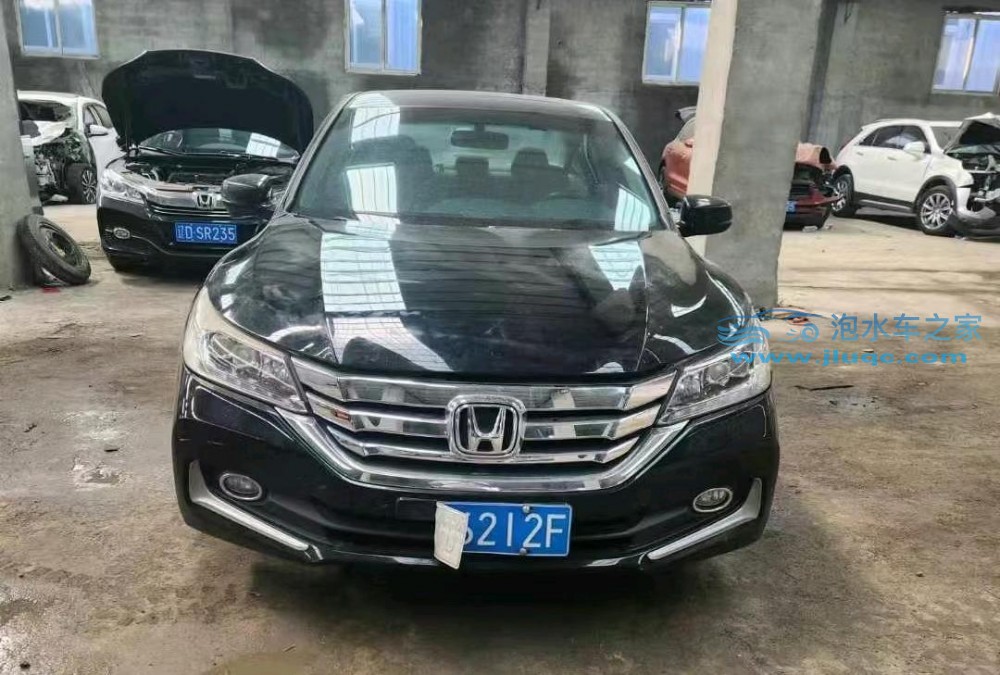 13年本田雅閣泡水車