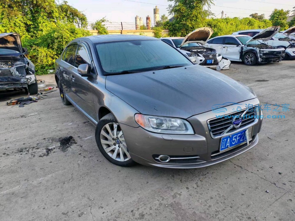 13年沃爾沃S80L泡水車