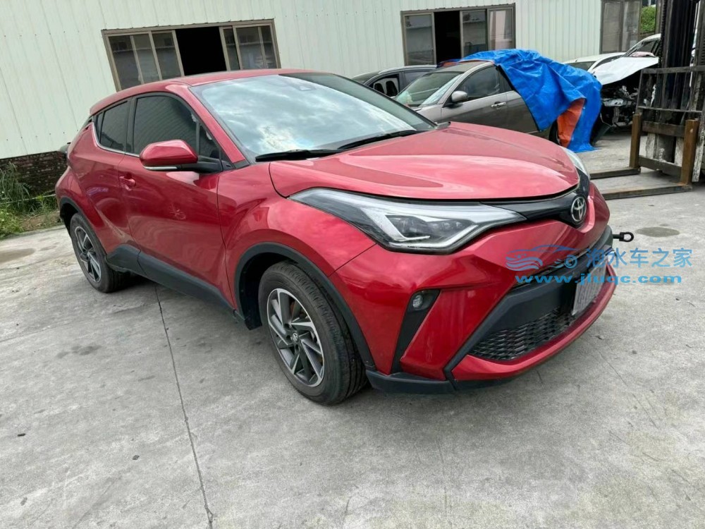 22年豐田C-HR泡水車