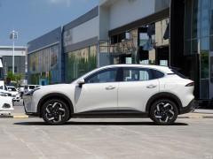 寶駿云海：智馭未來，馳騁新境界，寶駿全新緊湊型SUV。