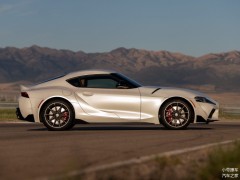 2025款豐田supra，標配3.0t6缸發動機，340匹馬力！