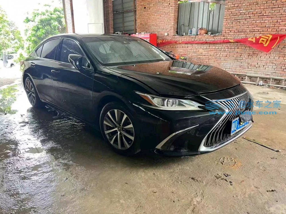 20年雷克薩斯ES泡水車