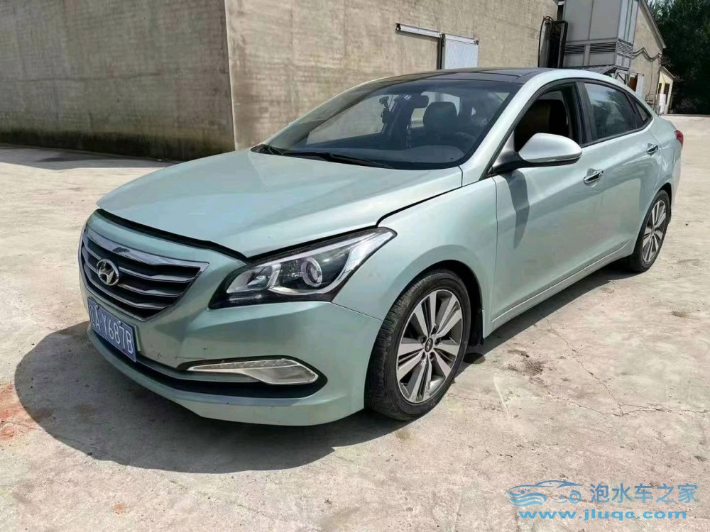 14年現代名圖泡水車