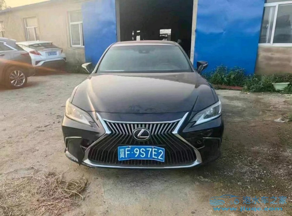 21年雷克薩斯ES泡水車