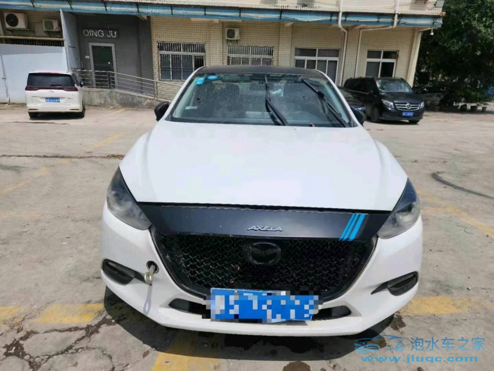 18年馬自達昂克賽拉泡水車