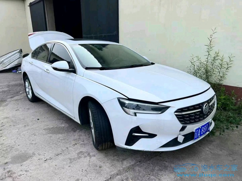 21年別克君威泡水車