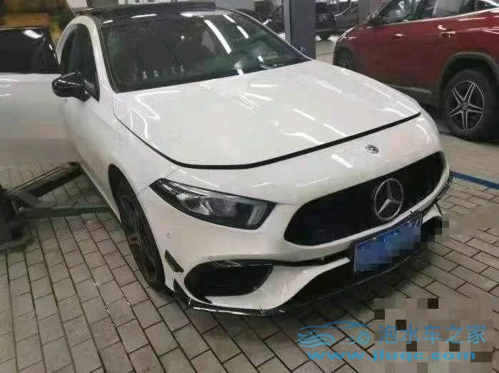 20年奔馳A泡水車