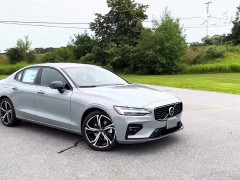 2025款沃爾沃S60外觀設計、內飾空間大升級，2.0T渦輪增壓發動機！