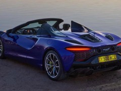 邁凱倫新能源：輕量化策略與電動化技術的未來超跑探索