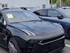 領克03冠軍版正式上市新增的紫色車，漆碳纖維尾翼、智能座艙